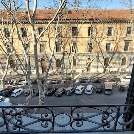 Pantofola Del Papa Luxury At Vatican Apartment